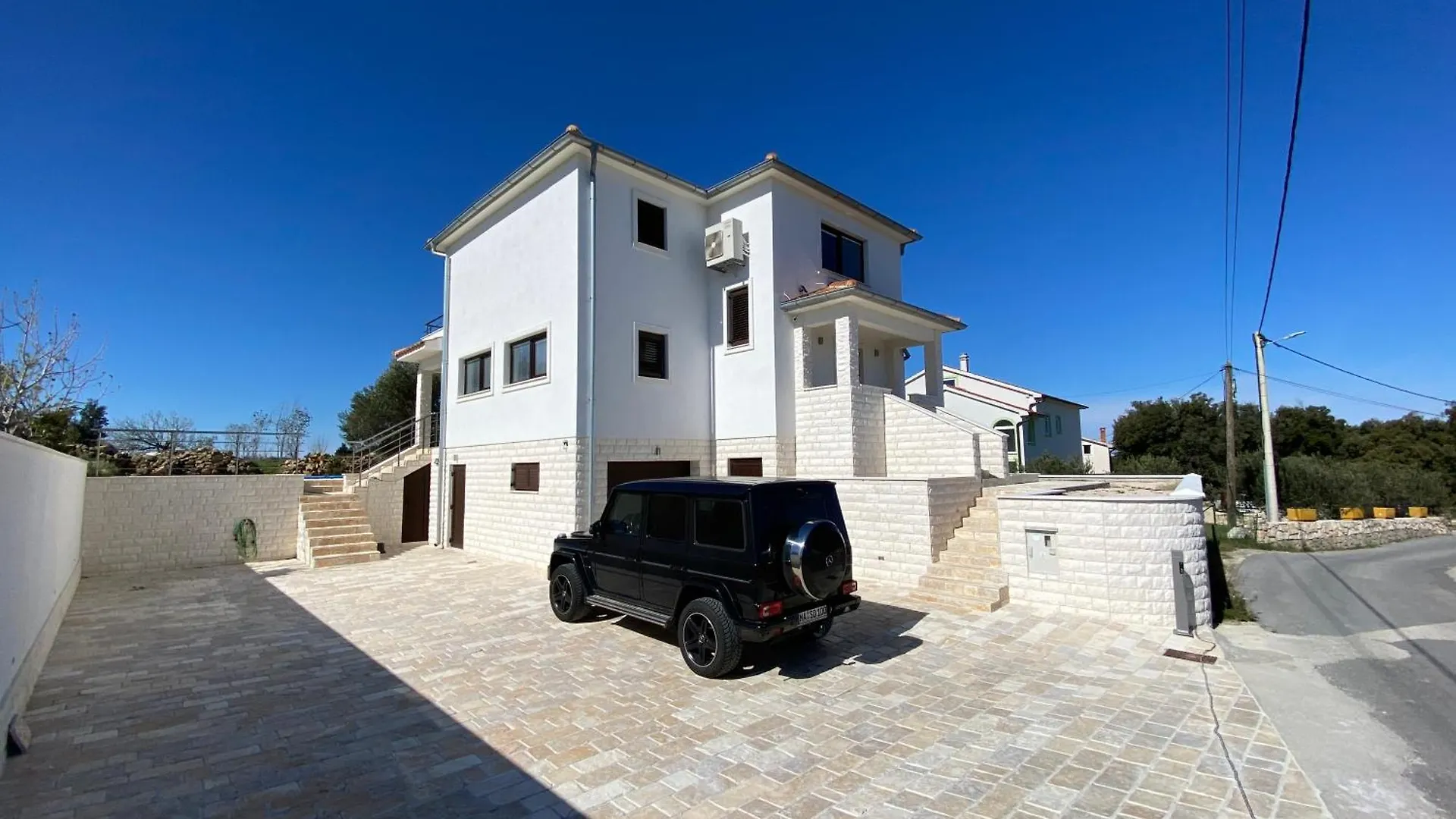 Luxury Villa 